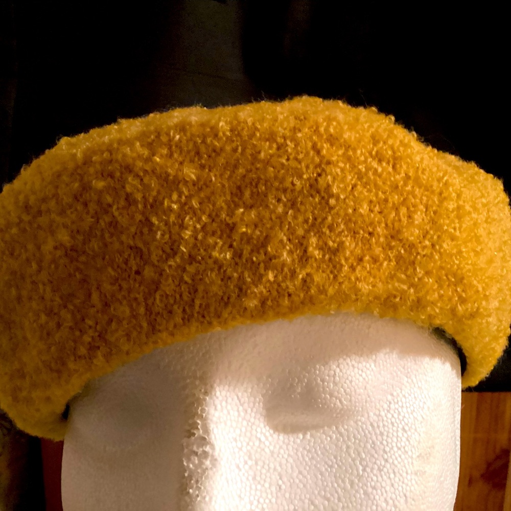 Golden beret